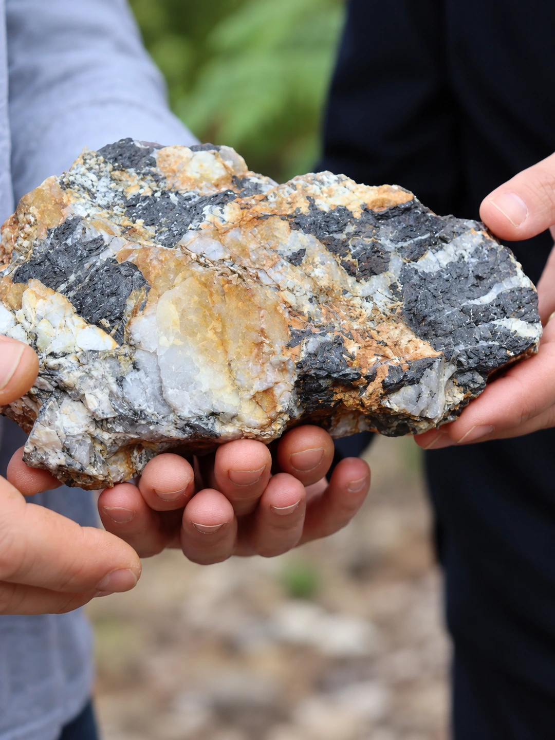 Enhanced copy of the columbite-tantalite reference specimen